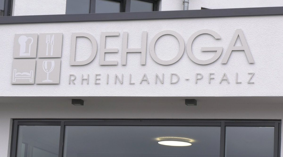 Dehoga kritisiert 2G-plus-Regelung Dehoga kritisiert 2G-plus-Regelung
