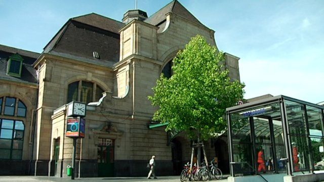 Umbau von Postbankfiliale zu Fahrradparkhaus