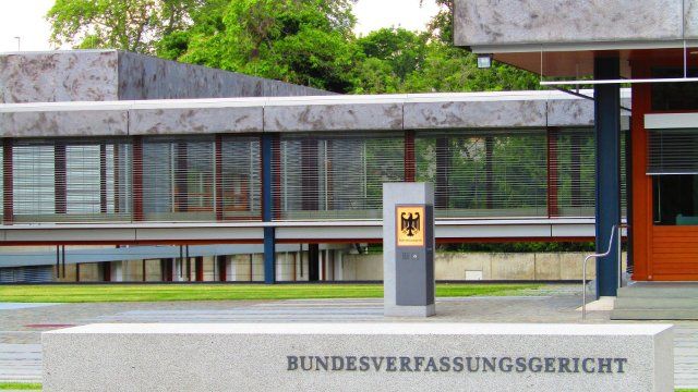 Erste Klage gegen Impfpflicht