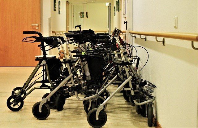 RLP: Pflegeheim rund 130 Euro pro Monat teurer 