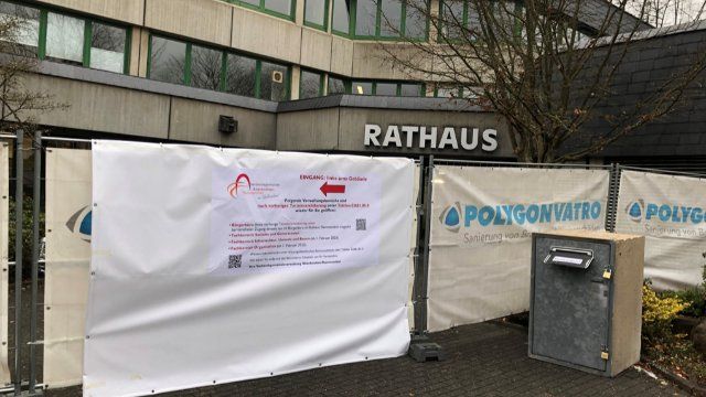 Rathaus Altenkirchen zum Teil wieder offen