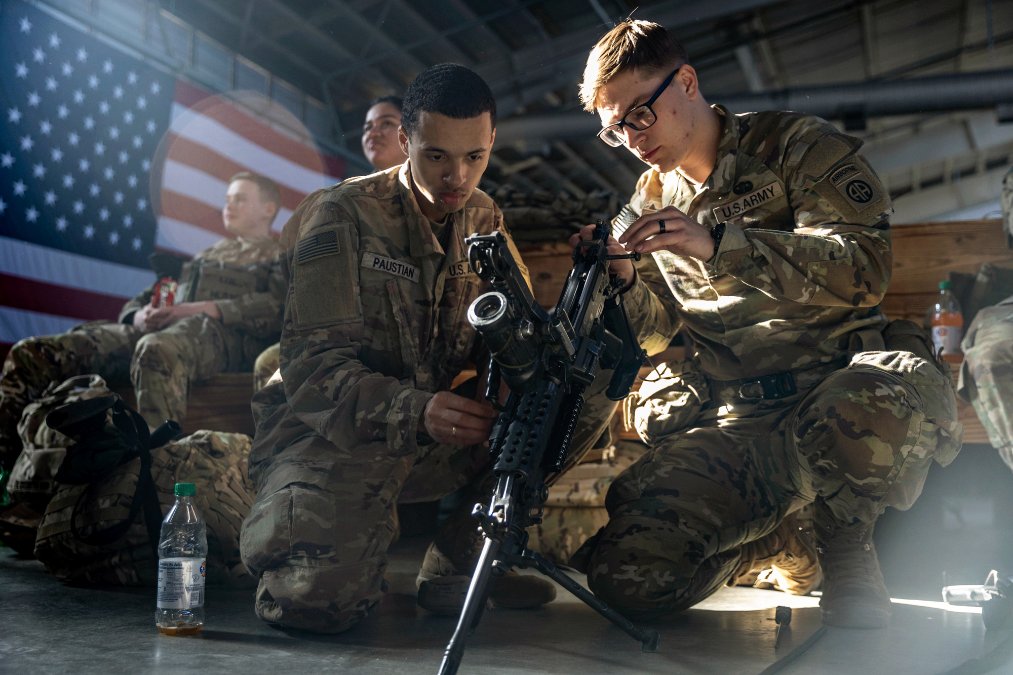 USA verlegen wegen Ukraine-Krieg 7000 weitere Soldaten nach Europa USA verlegen wegen Ukraine-Krieg 7000 weitere Soldaten nach Europa