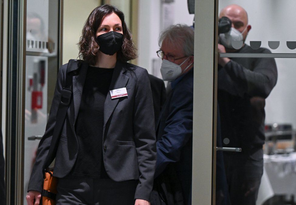 Spiegel sagt zur Flutkatastrophe aus und weist Vorwürfe zurück