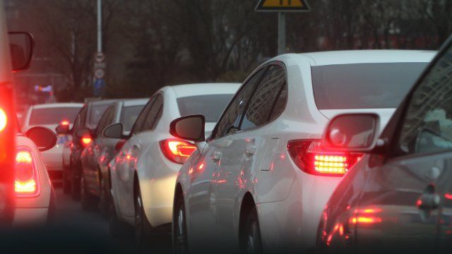Koblenz: Schwertransport auf B9 liegen geblieben