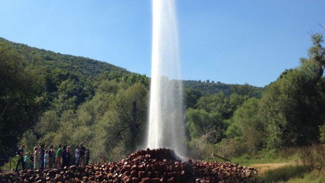 Kaltwassergeysir Andernach startet schwungvoll in die Saison