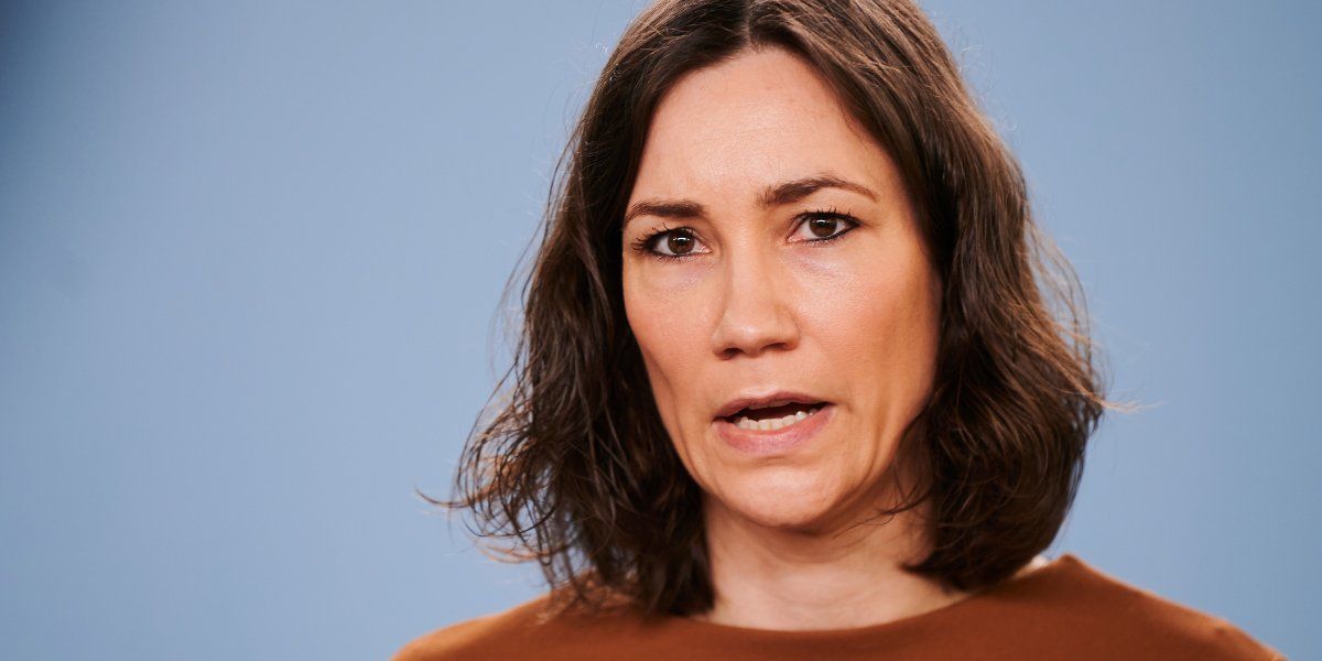 Familienministerin Spiegel entschuldigt sich für Urlaub nach der Flut