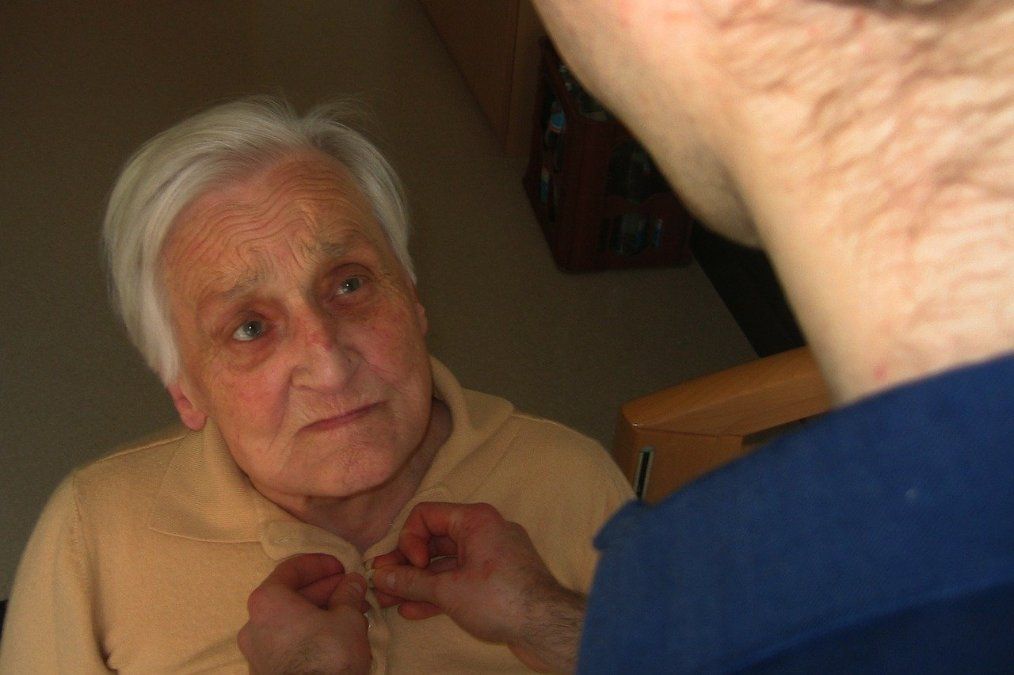 Gesundheitsämter prüfen Beschäftigungsverbot für ungeimpftes Pflegepersonal