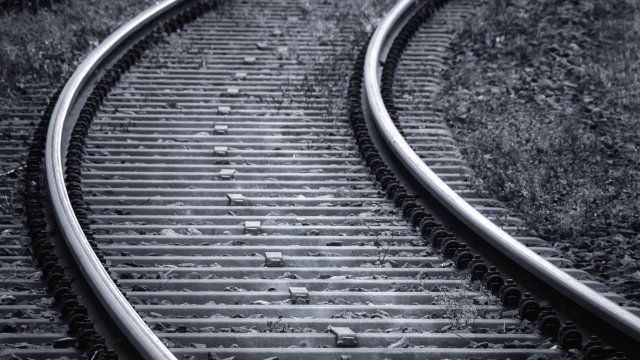 Zugunglück endet tödlich: ICE erfasst Person bei Nentershausen
