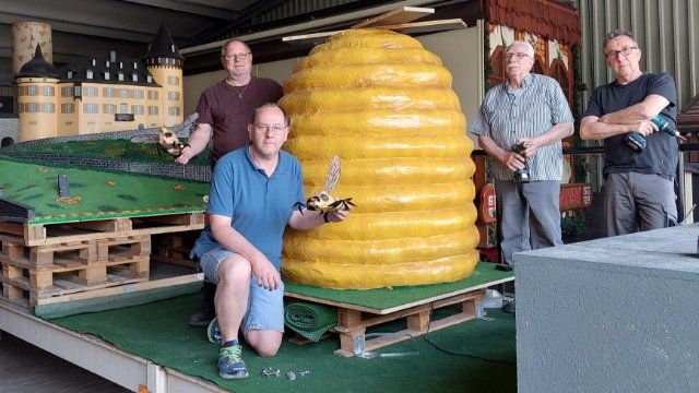 Mayen präsentiert sich beim Festumzug am Rheinland-Pfalz-Tag 