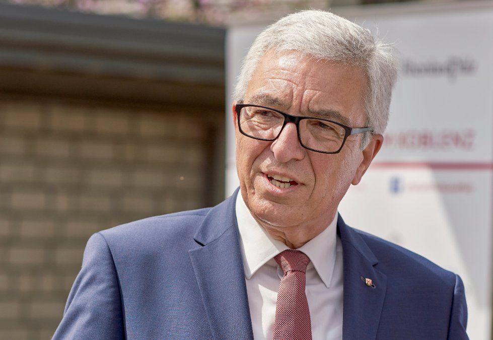 Lewentz warnt vor brisanter Frontstellung gegen den Staat Lewentz warnt vor brisanter Frontstellung gegen den Staat