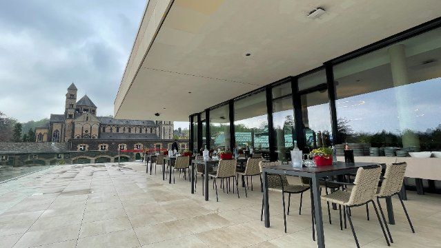 Feierliche Eröffnung der neu gebauten Klostergaststätte in Maria Laach