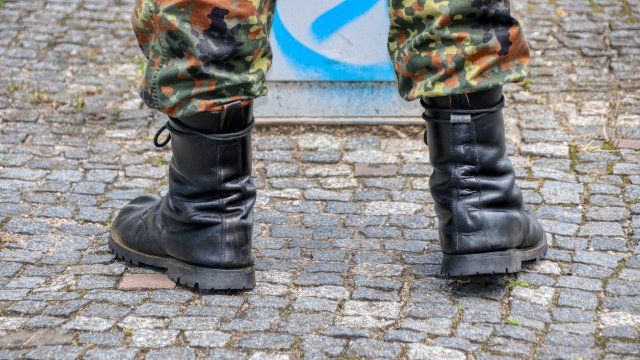 Ukrainische Soldaten haben Ausbildung an der Panzerhaubitze in RLP begonnen