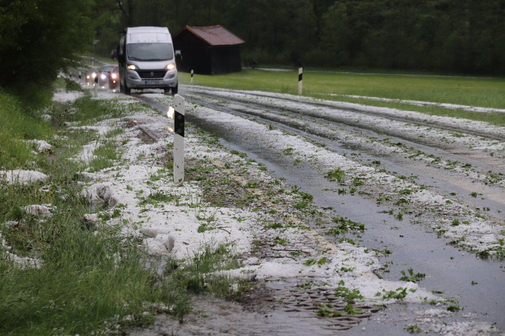 Stadt Neuwied ruft nach schweren Unwetterschäden zur besonderen Vorsicht auf Stadt Neuwied ruft nach schweren Unwetterschäden zur besonderen Vorsicht auf