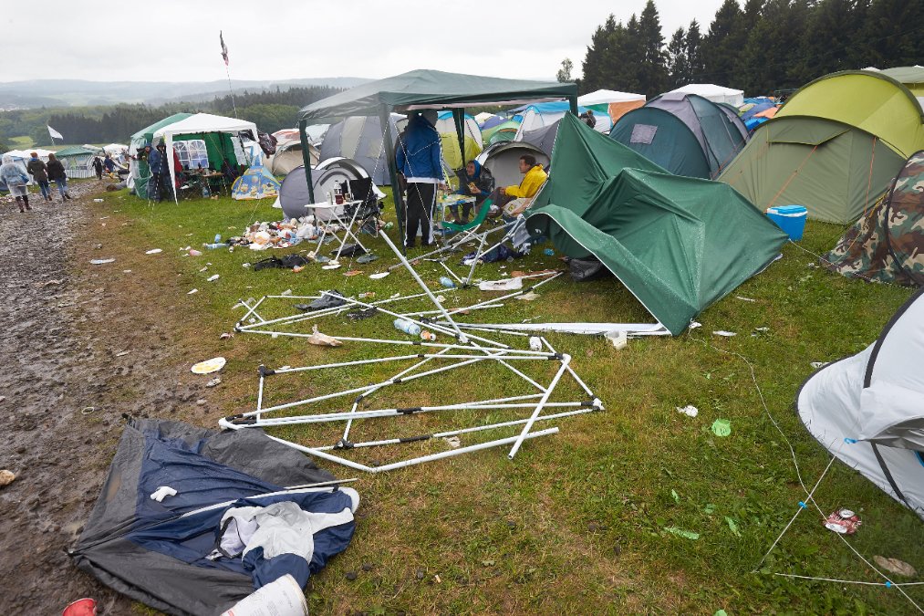 Aus aufgegebenen Zelten bei Rock am Ring sollen Jacken entstehen
