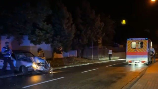 Drei Verletzte: Fahranfängerin kollidiert mit Baum in Koblenz-Lützel