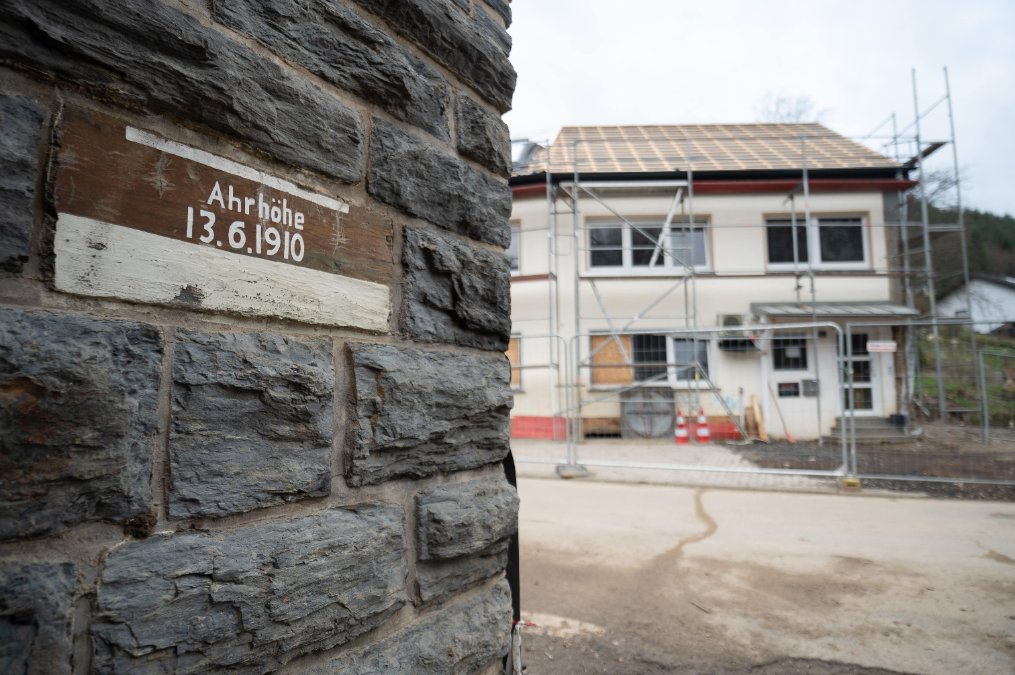 "Aufsuchende Hilfe": Berater klingeln an 750 Wohnungen im Flutgebiet "Aufsuchende Hilfe": Berater klingeln an 750 Wohnungen im Flutgebiet