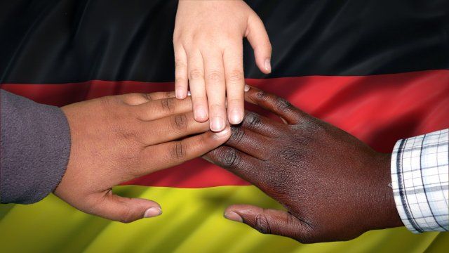 Kinder packen mit an - Aktion Tagwerk für die Hilfe in Afrika