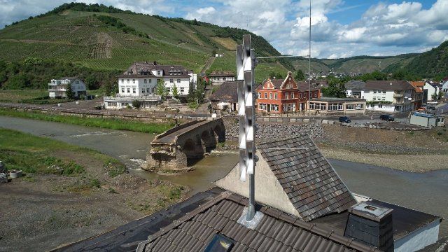 Ahr-Flutopfer wollen in Mainz demonstrieren - Gedenkkranz für Tote