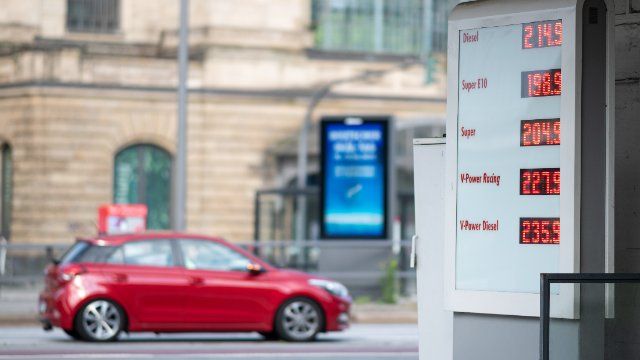 Kritik aus FDP und CDU: Habeck soll Chefs der Ölkonzerne einbestellen