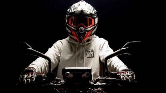Zwei Motorradfahrer erleiden schwerste Verletzungen bei Zusammenstoß