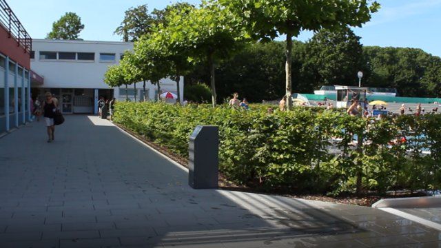 Der Stadtrat berät Kleidungsvorschriften im Koblenzer Freibad