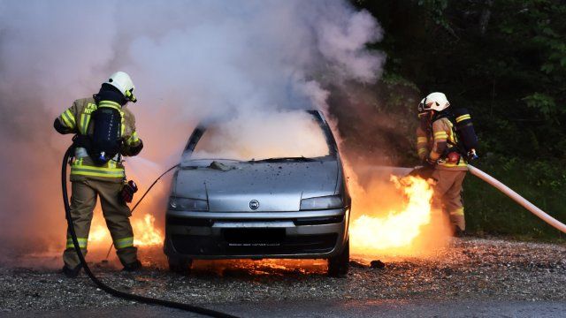 Autos brennen in der Eifel