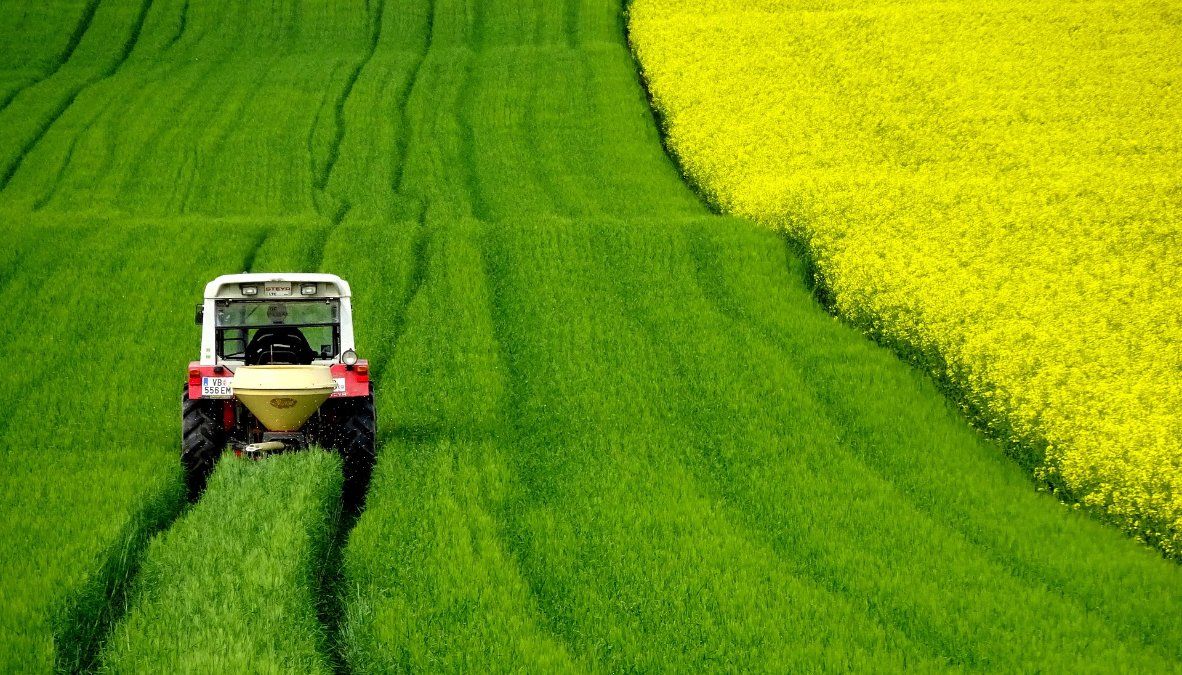 34-Jähriger wird vom Anhänger eines Traktorgespannes überrollt 34-Jähriger wird vom Anhänger eines Traktorgespannes überrollt