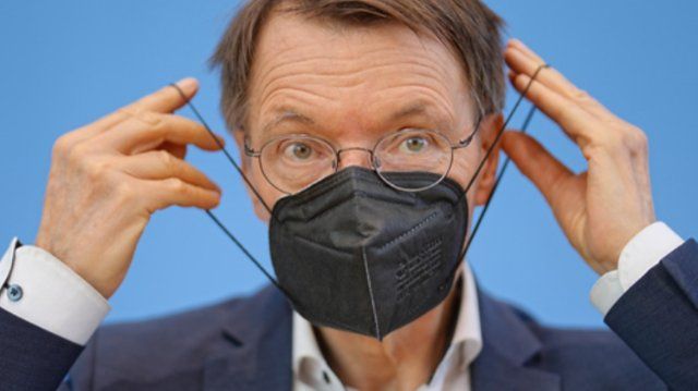Regelungen zu Maskenpflichten für Corona-Herbst in Sicht
