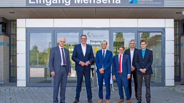 Minister  Schweitzer besucht Hochschule Koblenz
