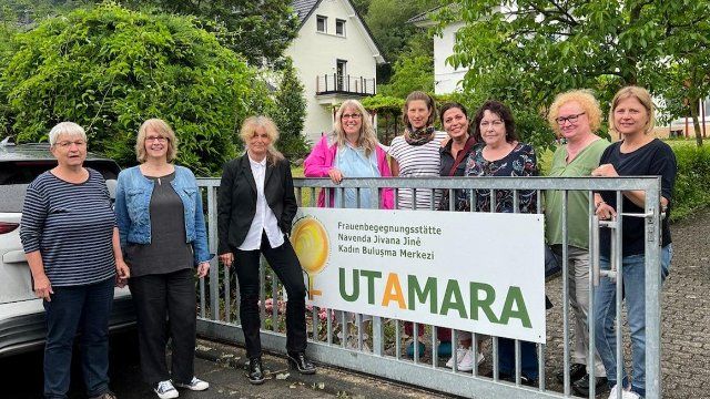 Interkulturelle Kreativ- und Themencafés für Mütter und Mädchen im gesamten Landkreis 