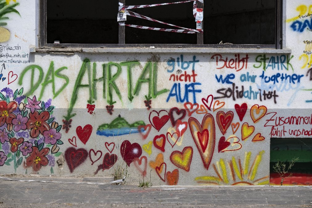 Ein Jahr nach der Flutkatastrophe - Steinmeier und Scholz im Ahrtal Ein Jahr nach der Flutkatastrophe - Steinmeier und Scholz im Ahrtal