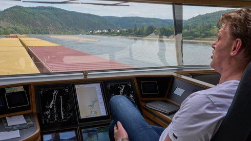 Trip um die Loreley - Binnenschiffer kämpfen mit Niedrigwasser