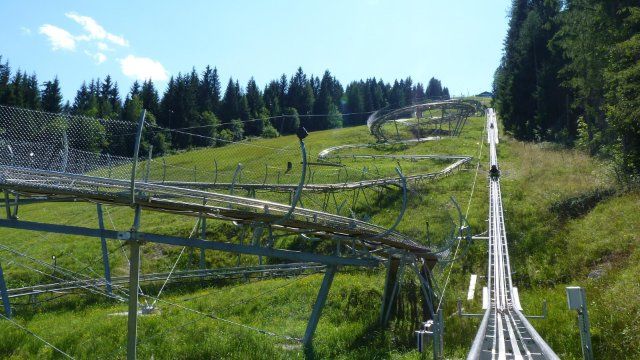 Unfall auf Sommerrodelbahn - 16-Jähriger verletzt
