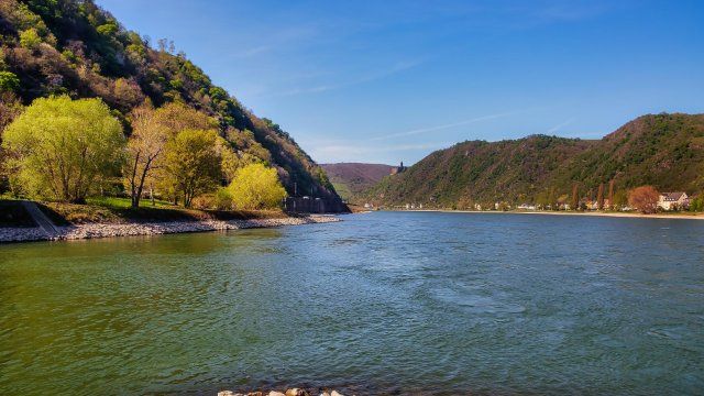 Studie zu neuer Bahntrasse im Rheintal geht von geringeren Kosten aus