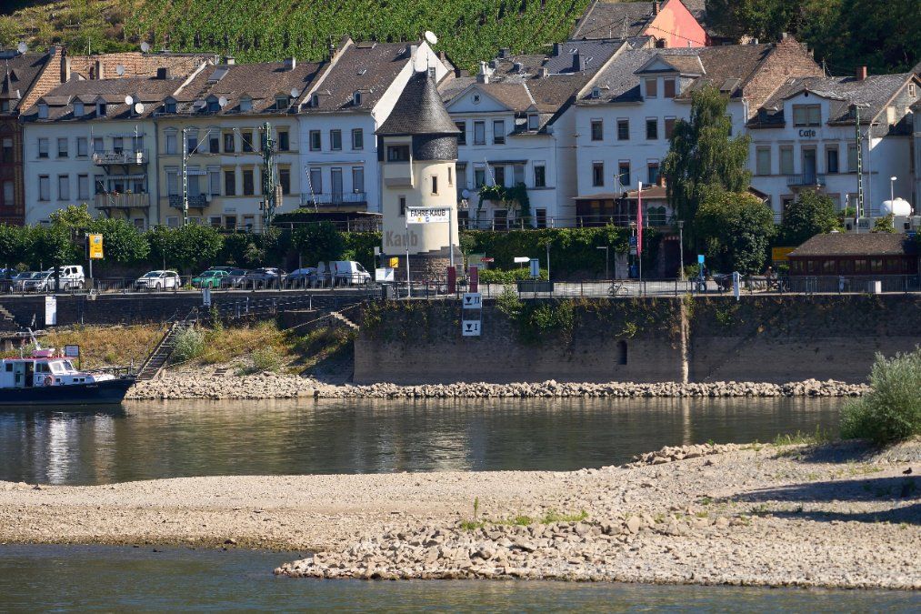 Rhein-Schifffahrt: Pegel bei Kaub bei 32 Zentimetern Rhein-Schifffahrt: Pegel bei Kaub bei 32 Zentimetern