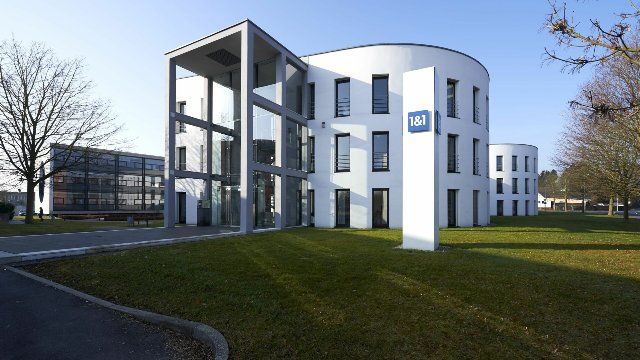 1&1 wächst weiter doch verspürt Gegenwind durch neues Gesetz