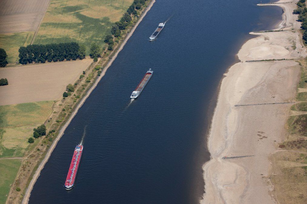 Behörde: Einstellung des Schiffsverkehrs auf Rhein unwahrscheinlich Behörde: Einstellung des Schiffsverkehrs auf Rhein unwahrscheinlich