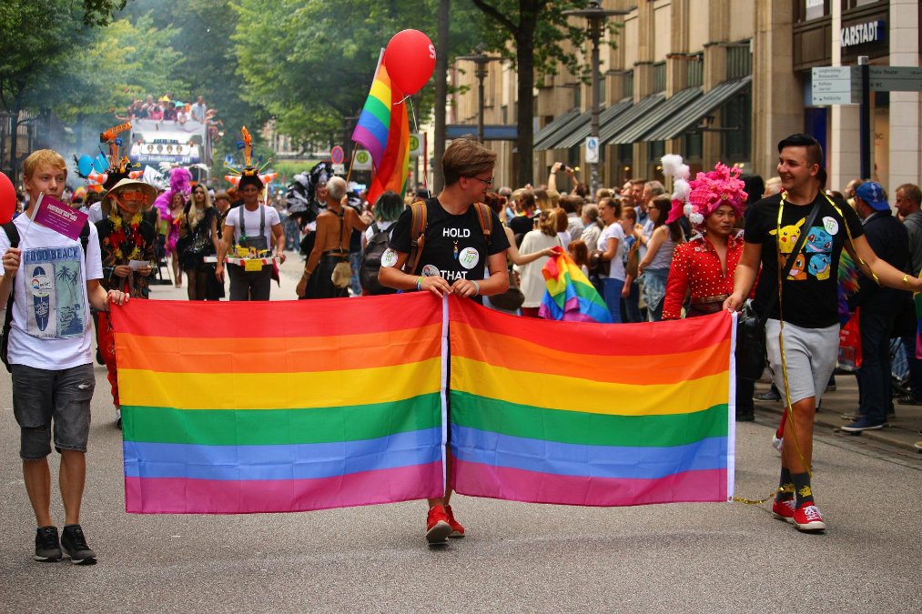 Mainz wirft sich in Regenbogenfarben Mainz wirft sich in Regenbogenfarben