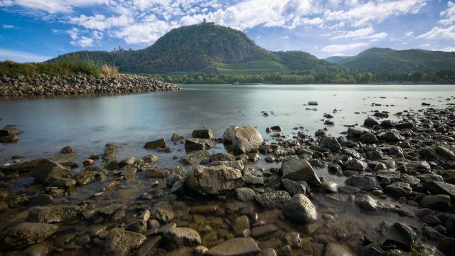 Niedrigwasser im Rhein bereitet große Sorgen  