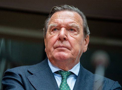 Schröder: Russland will Verhandlungslösung - Treffen mit Putin Schröder: Russland will Verhandlungslösung - Treffen mit Putin