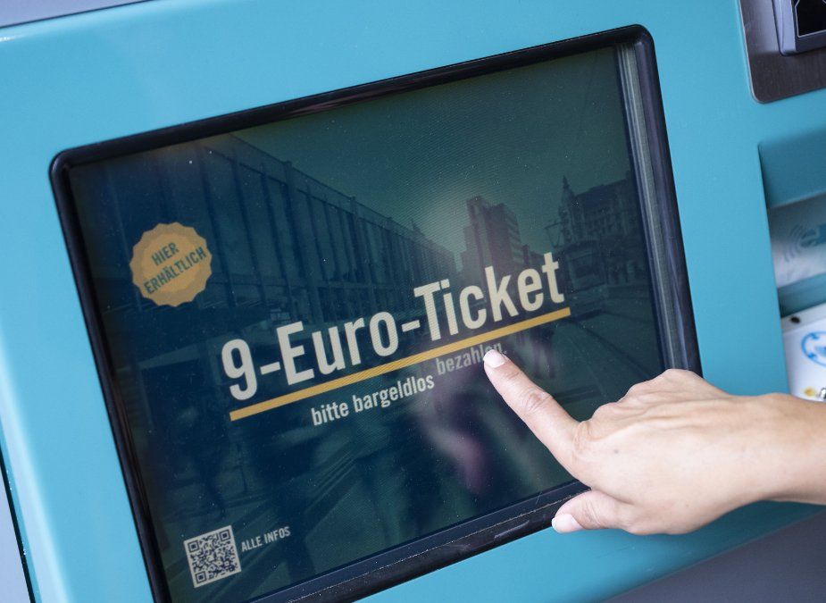 Ministerien bewerten 9-Euro-Ticket positiv Ministerien bewerten 9-Euro-Ticket positiv