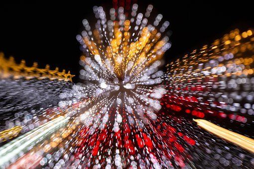 Lichterglanz mit Sparkurs: Städte planen Weihnachtsmärkte Lichterglanz mit Sparkurs: Städte planen Weihnachtsmärkte