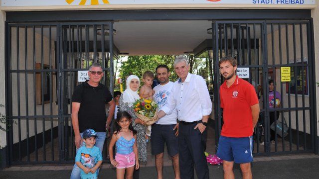 40.000. Besucher in „Ons Schwemmbad“ begrüßt
