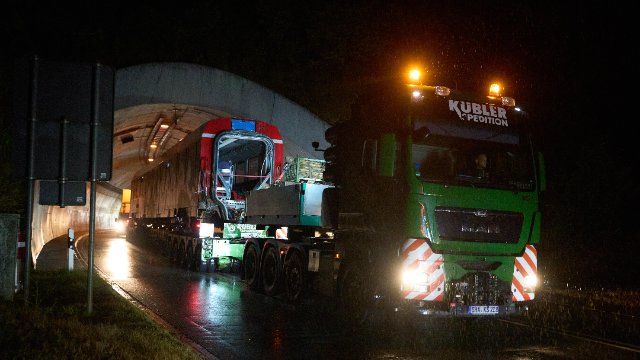 Ahrtal: Gestrandete Regionalbahn wird nach Salzgitter abtransportiert