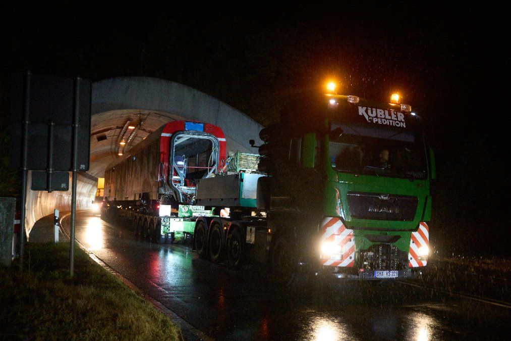 Ahrtal: Gestrandete Regionalbahn wird nach Salzgitter abtransportiert Ahrtal: Gestrandete Regionalbahn wird nach Salzgitter abtransportiert