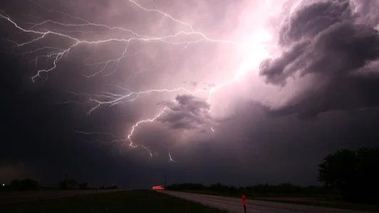 Dauerregen und einzelne Gewitter in Rheinland-Pfalz und dem Saarland