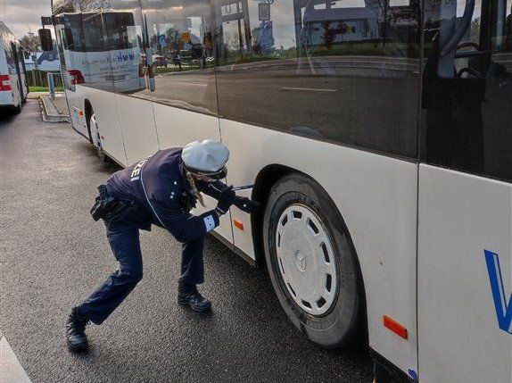 Schulbuskontrollen der Polizei - erfreuliches Ergebnis Schulbuskontrollen der Polizei - erfreuliches Ergebnis