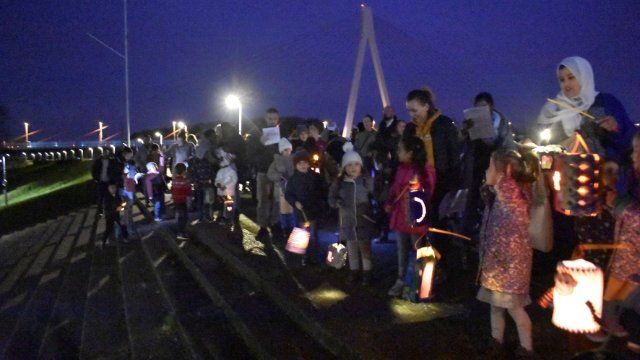 Familien aus 30 Nationen feiern gemeinsam St. Martin