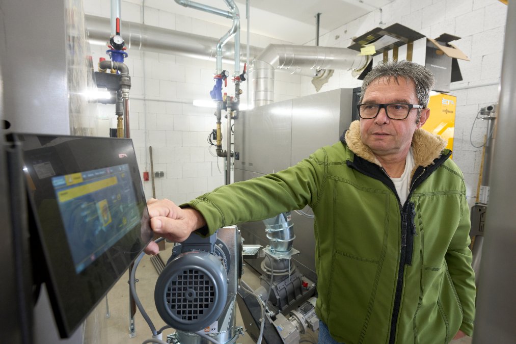 Erstes dorfweites Nahwärmenetz im Ahr-Flutgebiet in Betrieb genommen Erstes dorfweites Nahwärmenetz im Ahr-Flutgebiet in Betrieb genommen