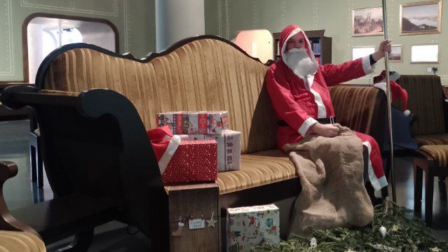 Der Nikolaus besucht das Erlebnismuseum Romanticum